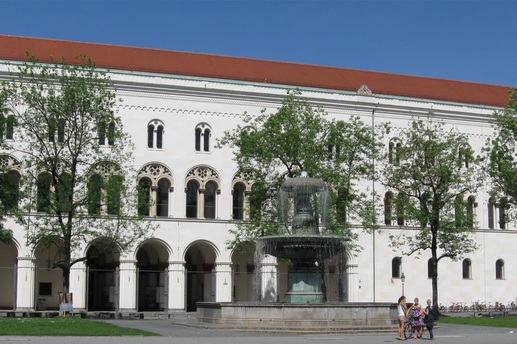 Universitaet muenchen